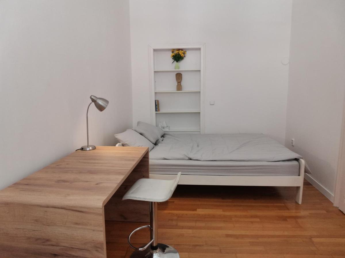 Downtown 3 Bdr Charm - Walk To All Attractions Bratislava Exteriör bild