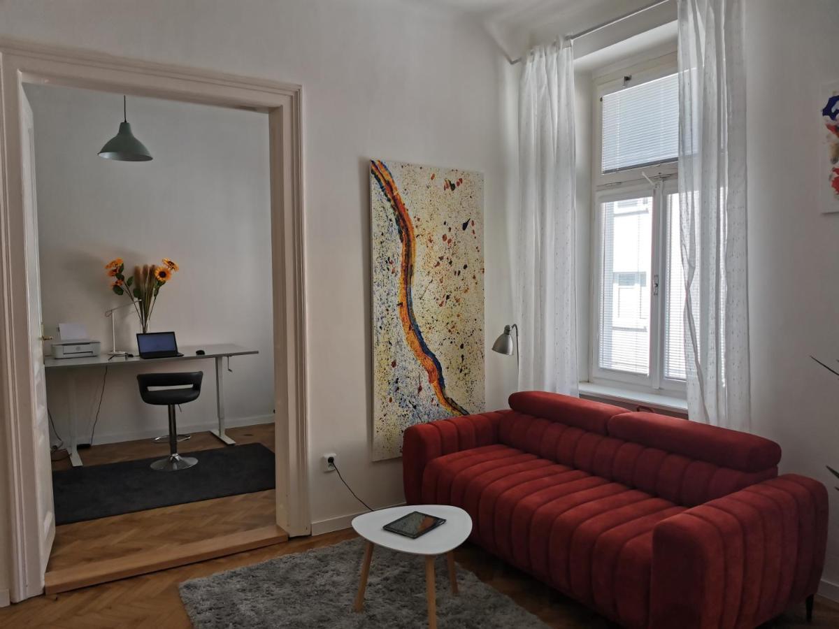 Downtown 3 Bdr Charm - Walk To All Attractions Bratislava Exteriör bild