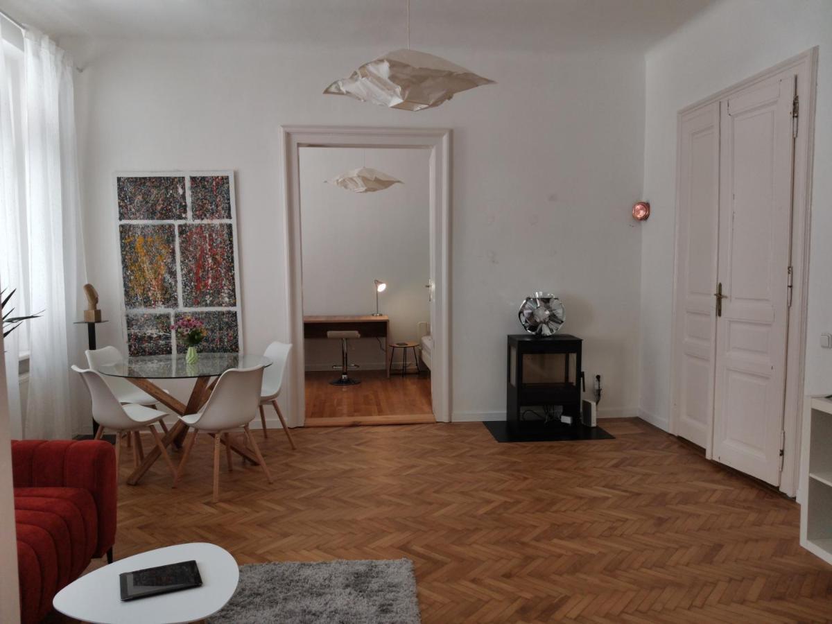 Downtown 3 Bdr Charm - Walk To All Attractions Bratislava Exteriör bild