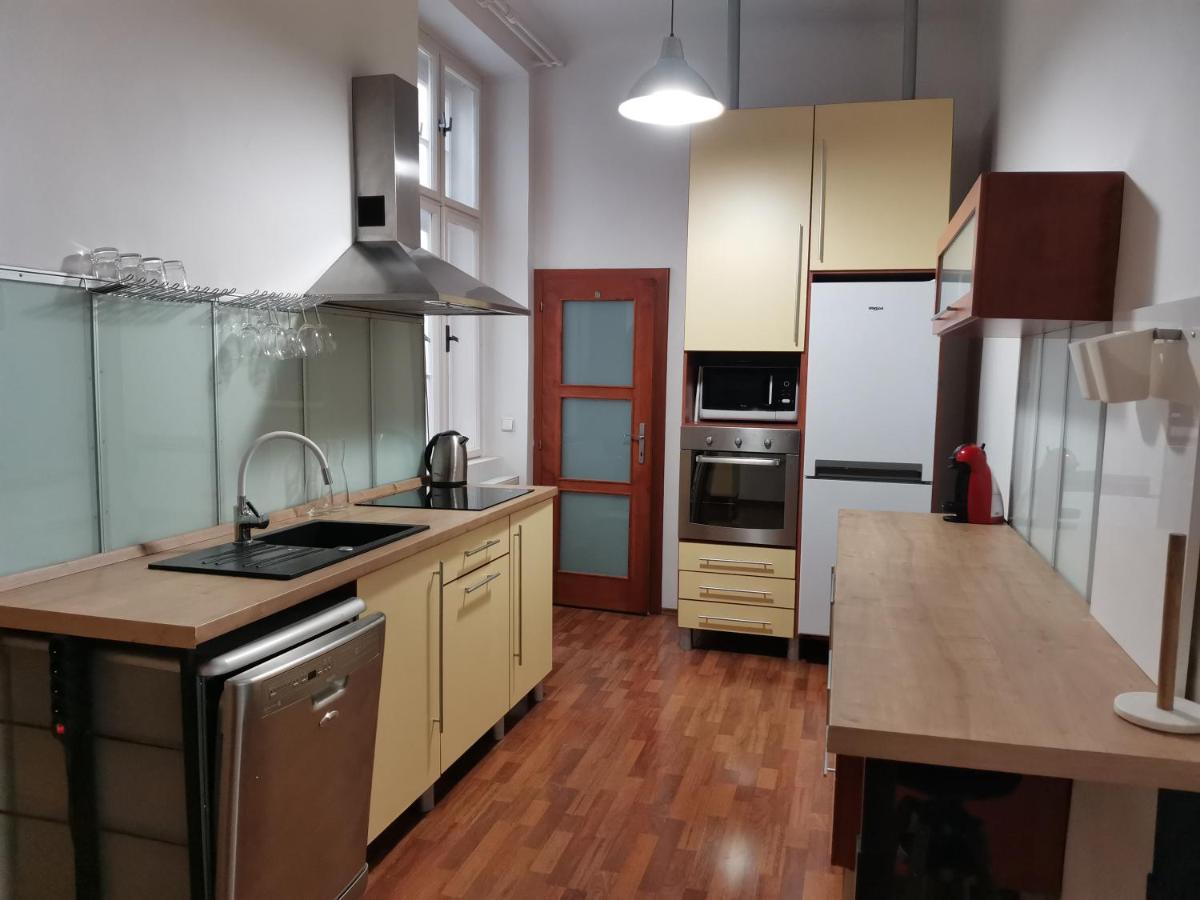 Downtown 3 Bdr Charm - Walk To All Attractions Bratislava Exteriör bild