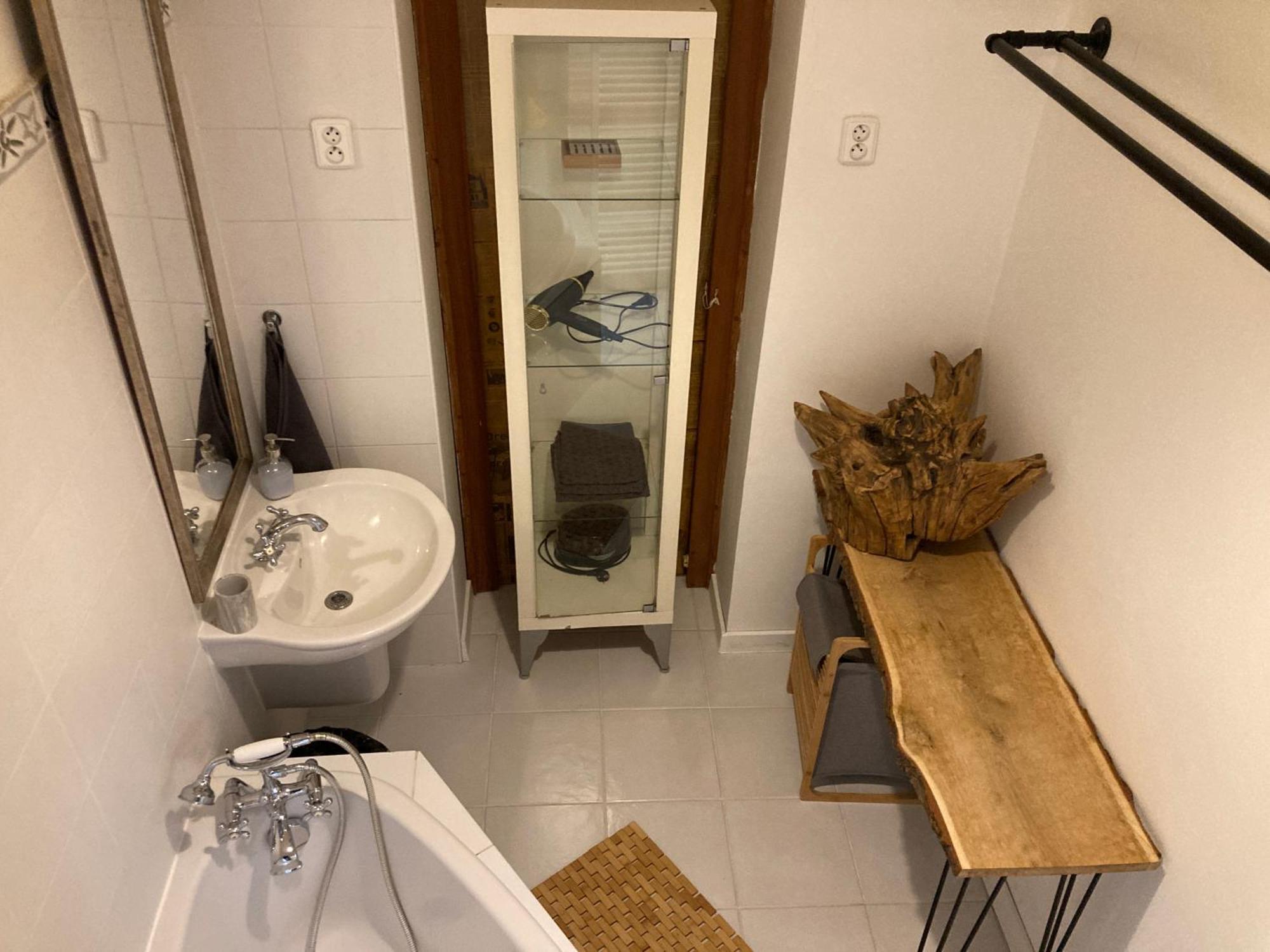 Downtown 3 Bdr Charm - Walk To All Attractions Bratislava Exteriör bild